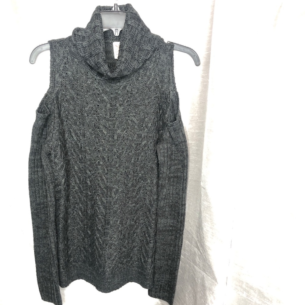 Great cold shoulder sweater